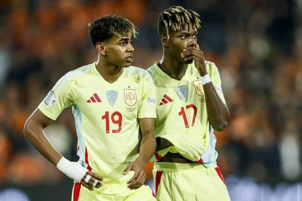 1742517831429014889.jpg 开云-尼科闪耀梅里诺绝平 西班牙没输,巴萨输了……