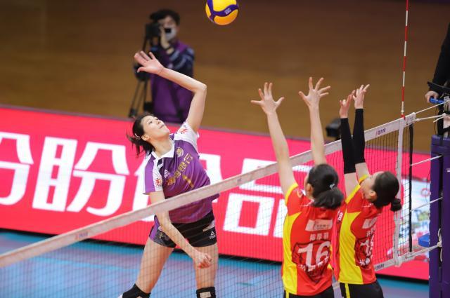 开云APP-李盈莹攻守皆佳+队伍配合稳健 天津女排难求一败