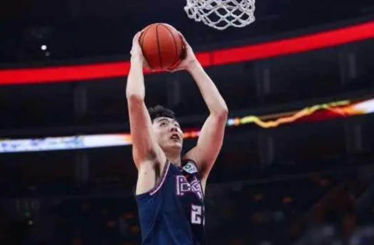 开云-胖成球！广东旧将身材变化明显 球迷调侃成奥尼尔